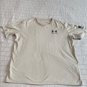 Under Armour Cream Short Sleeve Tee Casual Athletic